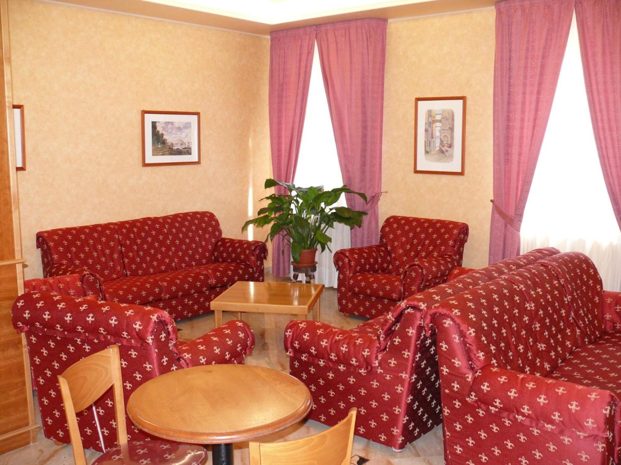 Albergo Casa Del Pellegrino Монте-Сант'Анджело Екстер'єр фото